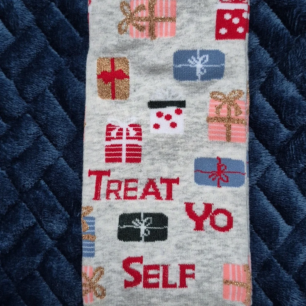 Treat Yo Self Holiday Crew Socks! NWT! - Picture 7 of 7